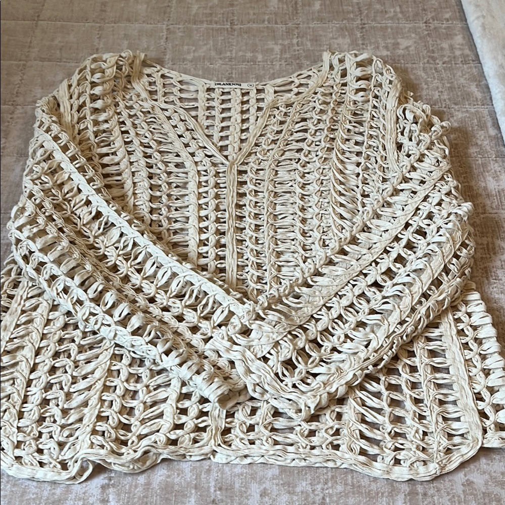 BLANK NYC crochet long sleeve top size medium. Ivory color.